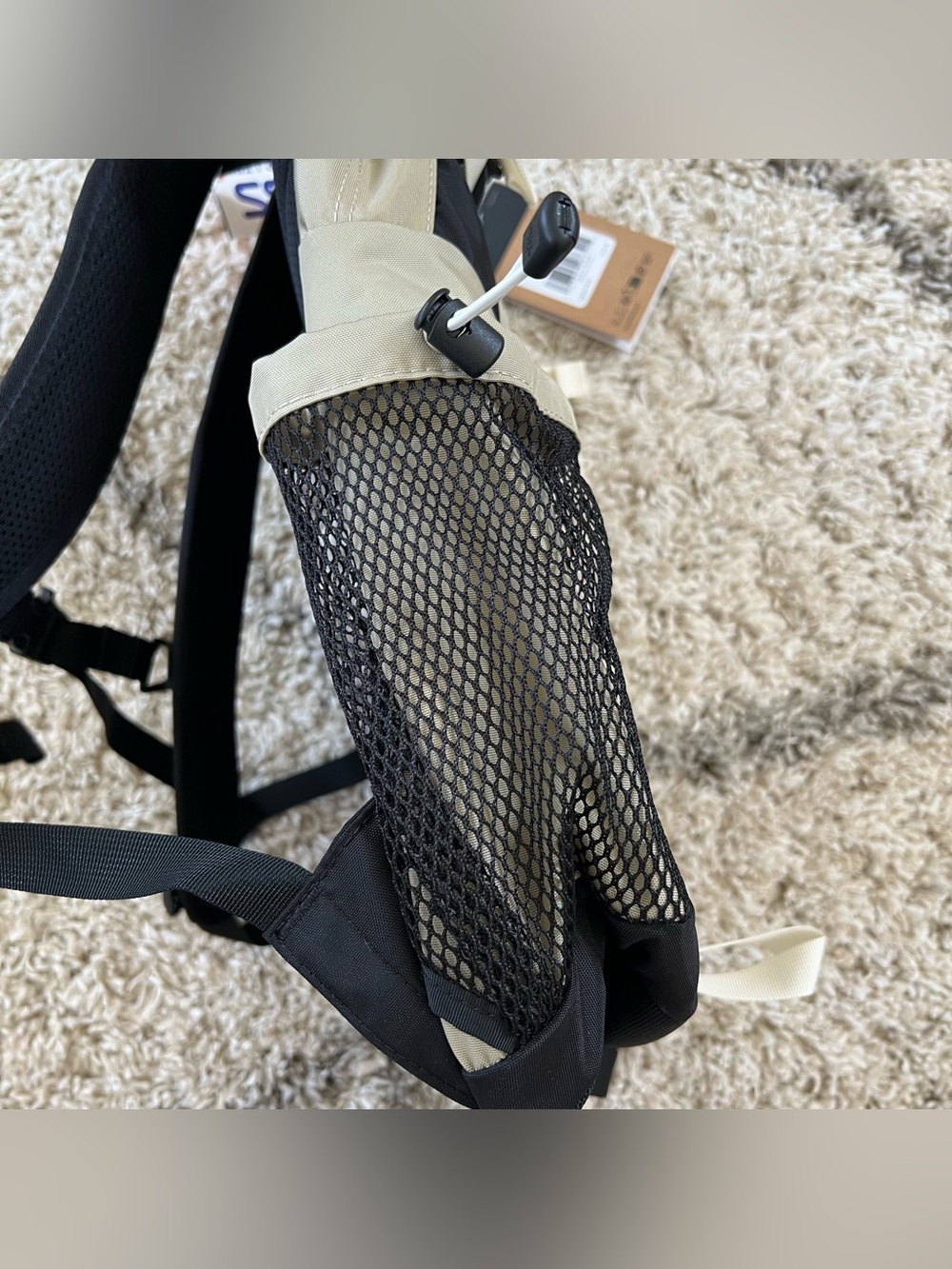 đź–¤NWTđź–¤ THE NORTH FACE Hot Shot Backpack Black Beige - Picture 5 of 11